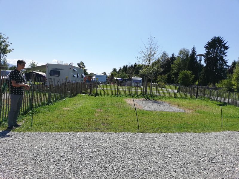 Komfortstellplatz mit Zaun